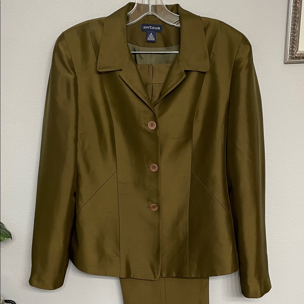 Ann Taylor Women's Olive Silk Suit Size 8